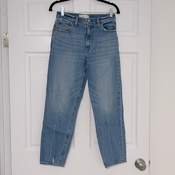 Abercrombie | The Mom High Rise Jeans 27R - Picture 1 of 4